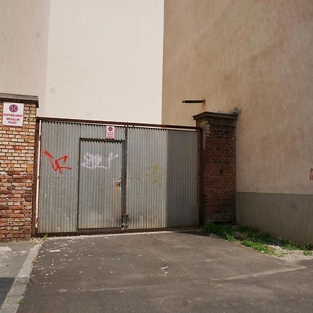 Belvarosi Exkluziv Minigarzon Debrecen Esterno foto