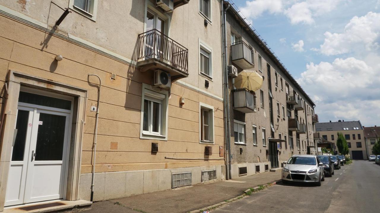Belvarosi Exkluziv Minigarzon Debrecen Esterno foto